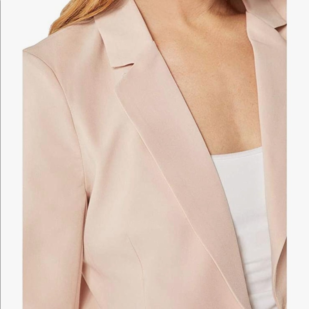 BCBGMAXAZRIA Long Sleeve Blazer Notched Collar
Long Sleeve Beige Size S NEW - Picture 4 of 4
